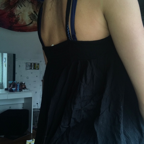 T-shirt never worn - Picture 2 of 3